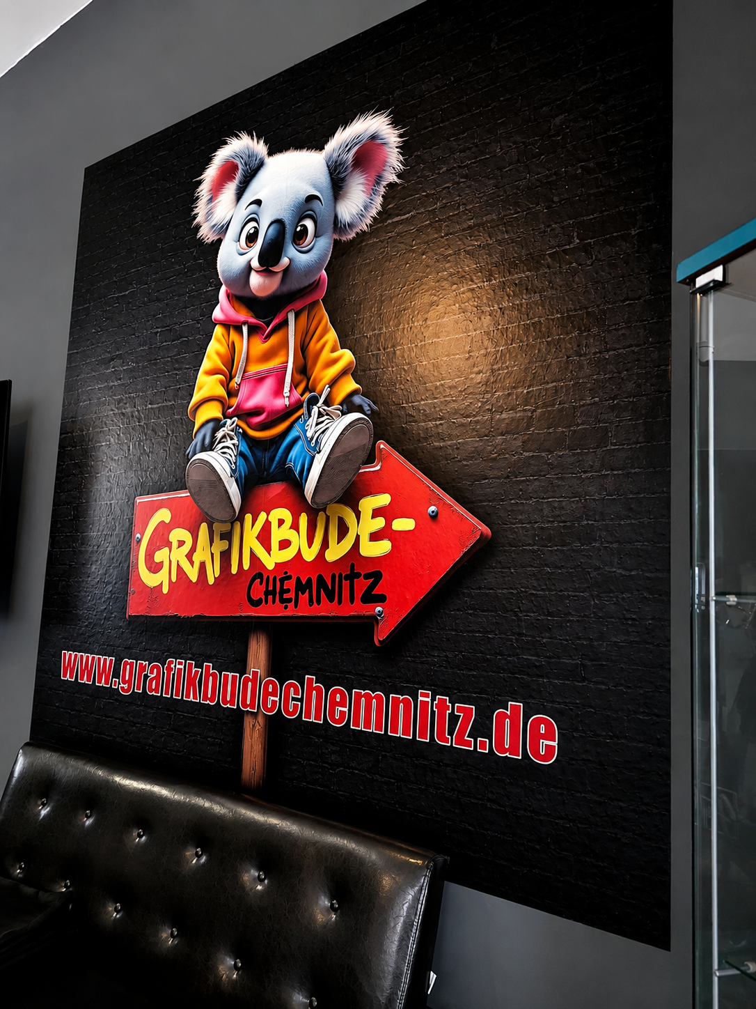 GrafikBude Chemnitz Wandbild mit Koala-Maskottchen